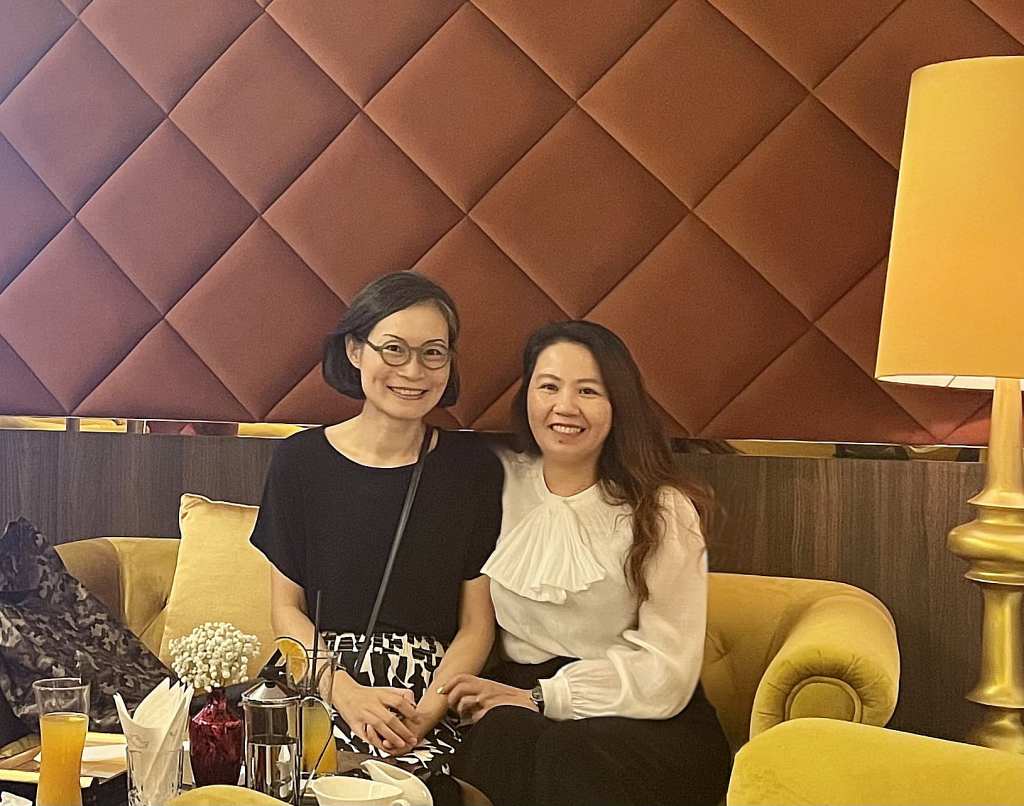 MEET MS JOAN YIP – BONHAMS’ SENIOR EXPERT IN THE AUTUMN OF HÀ NỘI